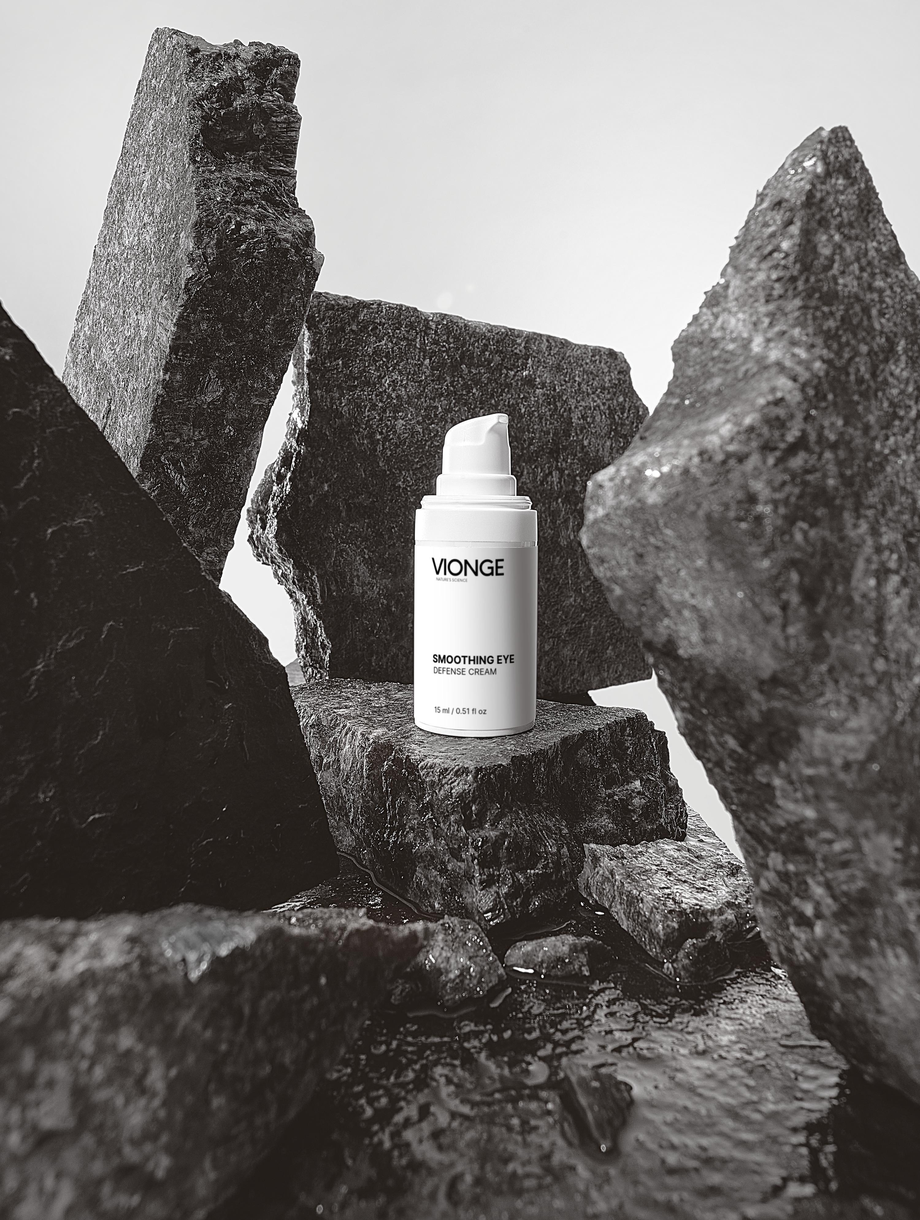 Vionge Smoothing Eye Defense Cream